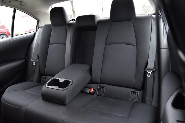 Toyota Corolla Vehicle Full-screen Gallery Image 18