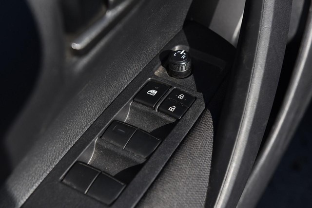 Toyota Corolla Vehicle Image 09