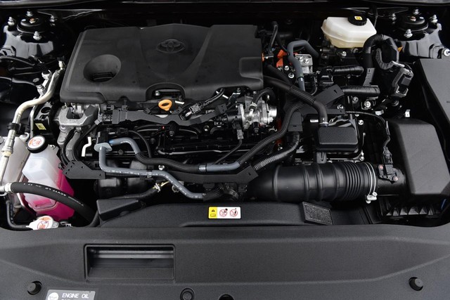 Toyota Camry Vehicle Full-screen Gallery Image 26