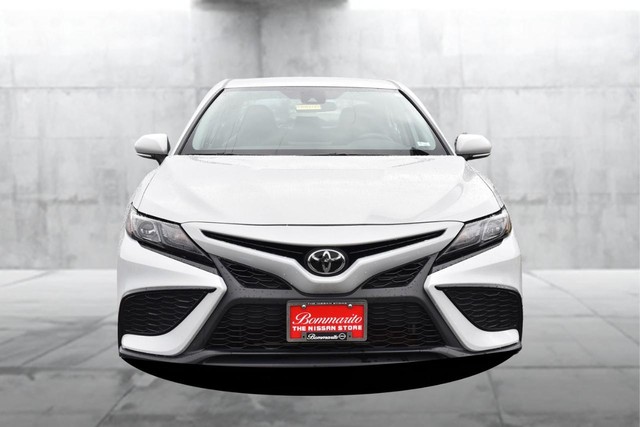 Toyota Camry Vehicle Image 04