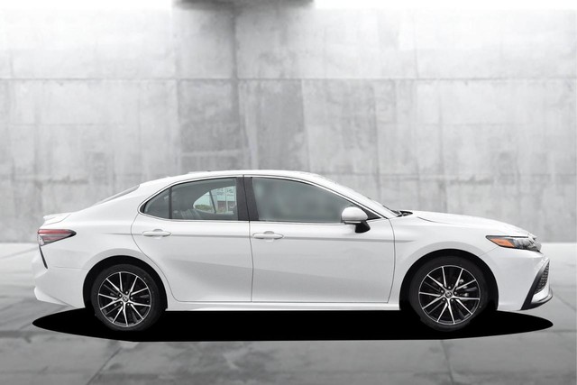 Toyota Camry Vehicle Image 05