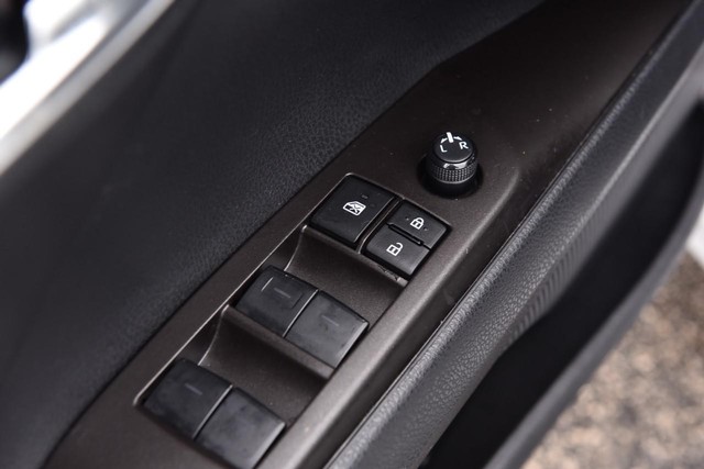 Toyota Camry Vehicle Image 09