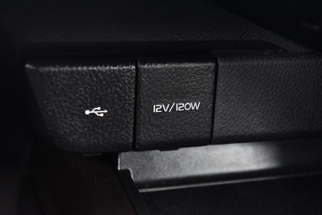 Toyota Camry Vehicle Image 15