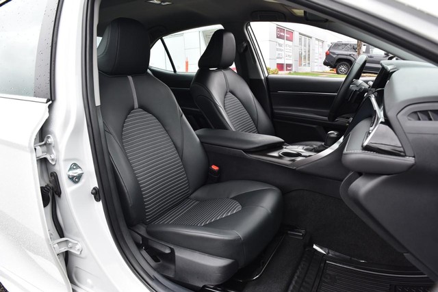 Toyota Camry Vehicle Image 19