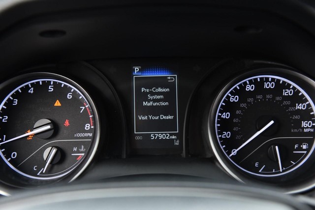 Toyota Camry Vehicle Full-screen Gallery Image 11