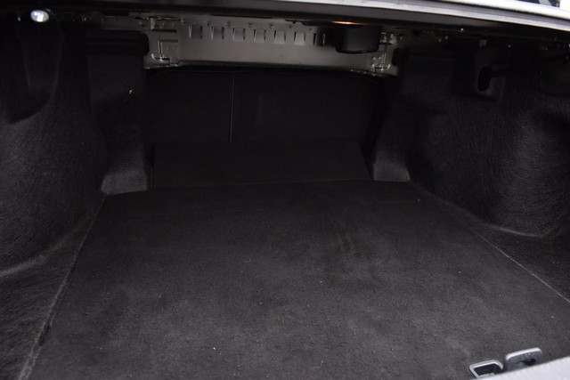 Toyota Camry Vehicle Full-screen Gallery Image 21