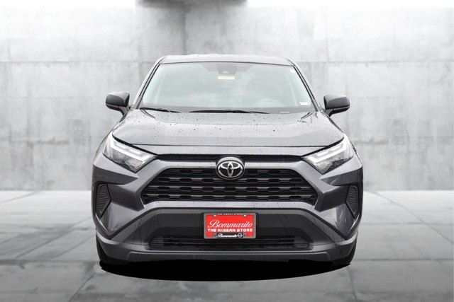 Toyota RAV4 Vehicle Full-screen Gallery Image 4