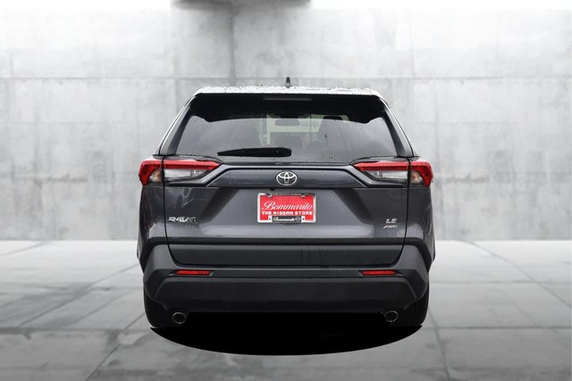 Toyota RAV4 Vehicle Full-screen Gallery Image 6
