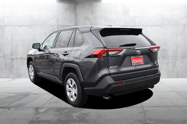 Toyota RAV4 Vehicle Full-screen Gallery Image 7