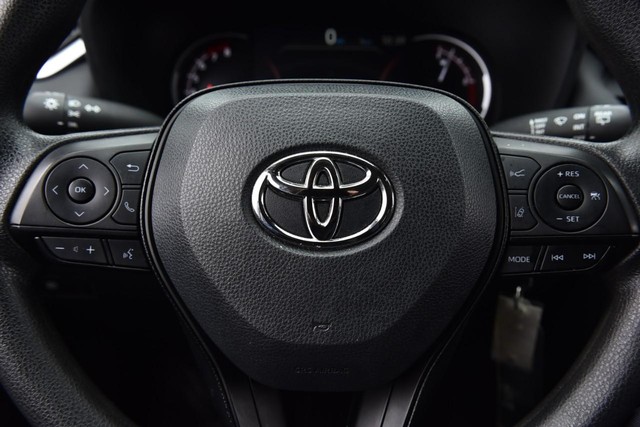 Toyota RAV4 Vehicle Full-screen Gallery Image 16