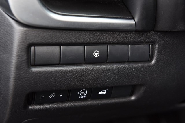 Nissan Rogue Vehicle Image 11