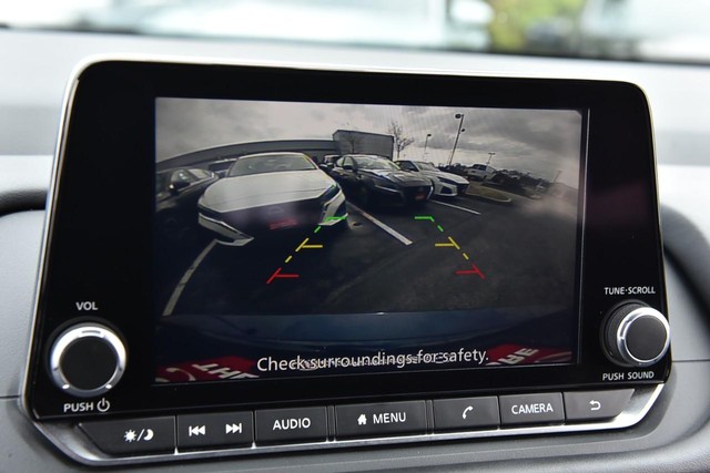 Nissan Rogue Vehicle Image 13