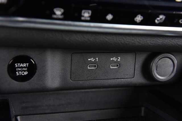 Nissan Rogue Vehicle Image 16