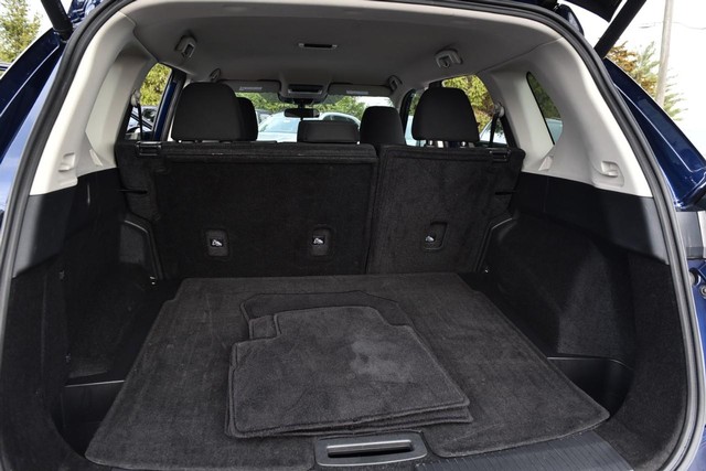 Nissan Rogue Vehicle Image 24