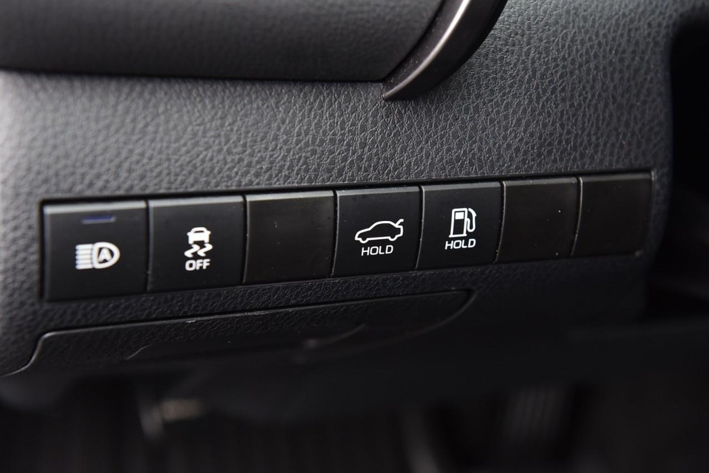 Toyota Camry Vehicle Image 10