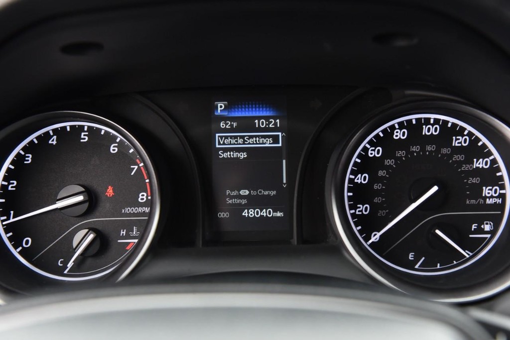 Toyota Camry Vehicle Image 11