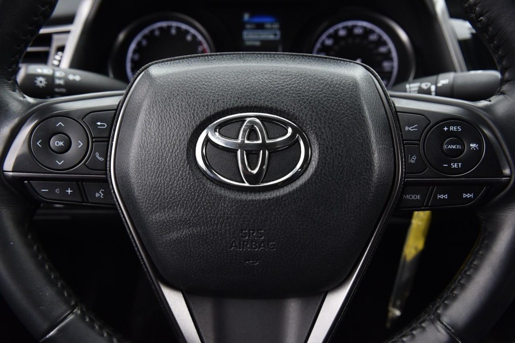 Toyota Camry Vehicle Image 17