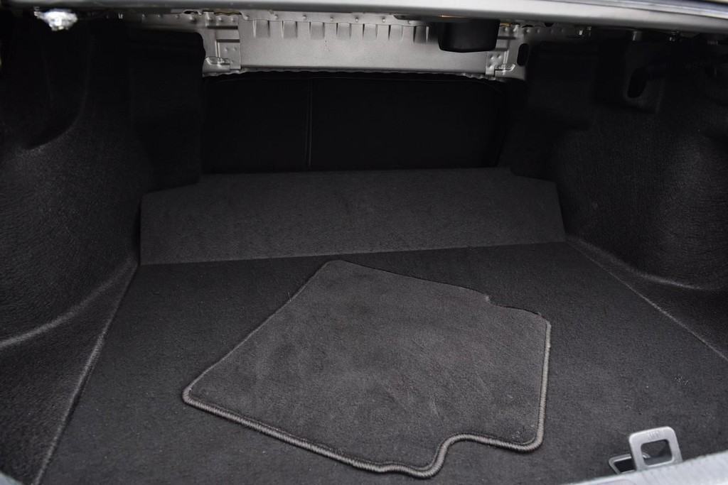 Toyota Camry Vehicle Image 21