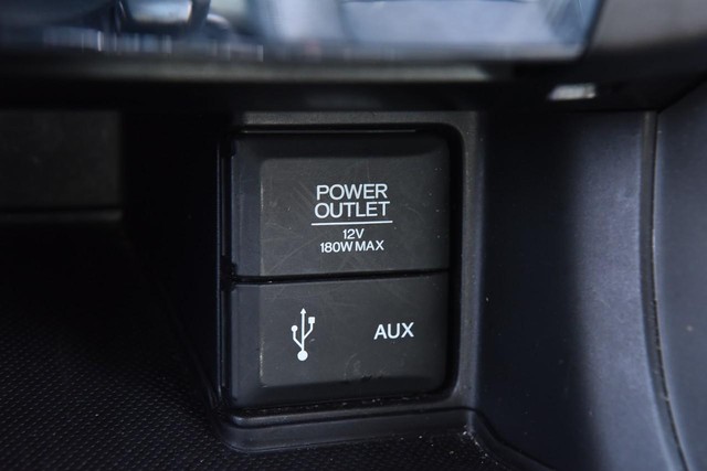 Honda Accord Sedan Vehicle Full-screen Gallery Image 19