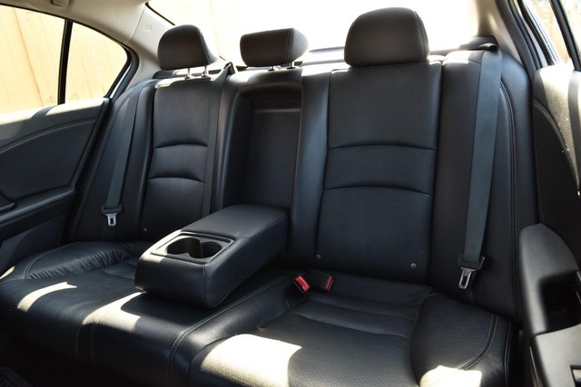 Honda Accord Sedan Vehicle Full-screen Gallery Image 23