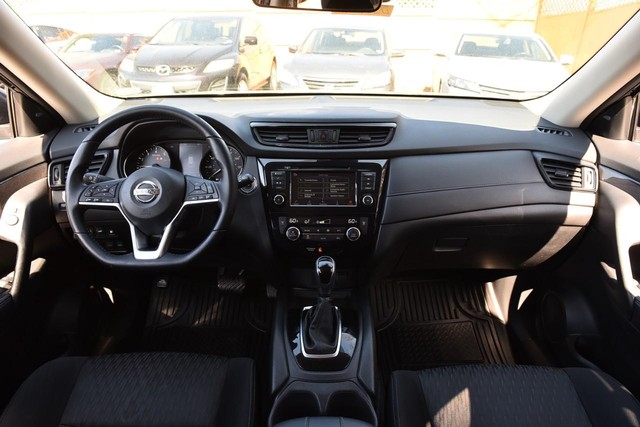 Nissan Rogue Vehicle Image 08