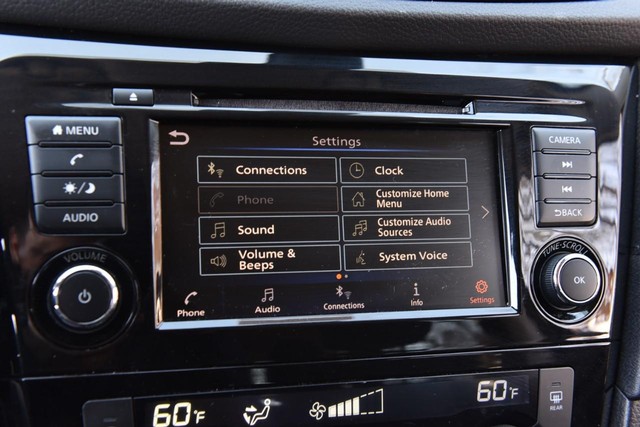 Nissan Rogue Vehicle Image 16