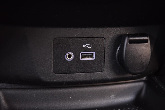 Nissan Rogue Vehicle Image 18