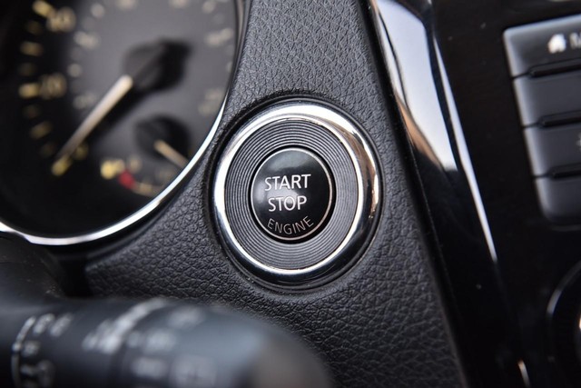 Nissan Rogue Vehicle Image 20