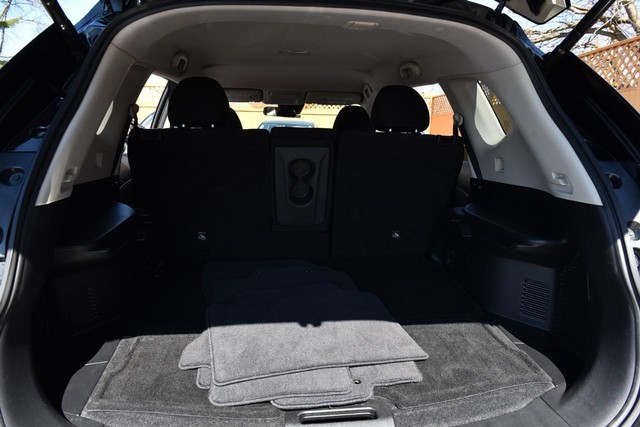 Nissan Rogue Vehicle Image 27