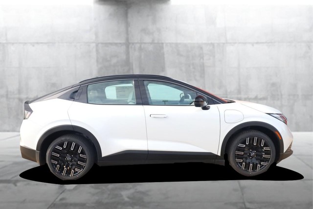 Nissan LEAF Vehicle Image 05