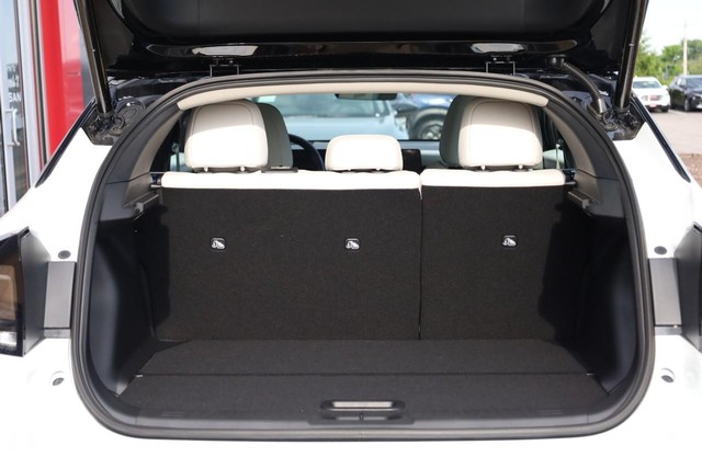 Nissan LEAF Vehicle Image 07