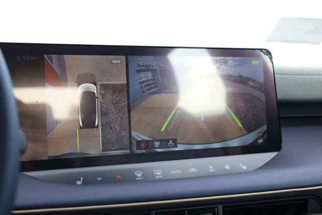 Nissan LEAF Vehicle Image 13
