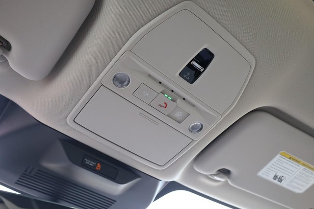 Nissan LEAF Vehicle Image 15
