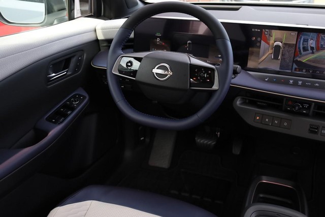 Nissan LEAF Vehicle Image 21