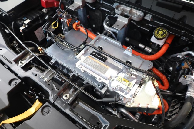 Nissan LEAF Vehicle Image 23