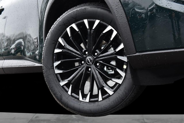 Nissan Rogue Vehicle Image 03