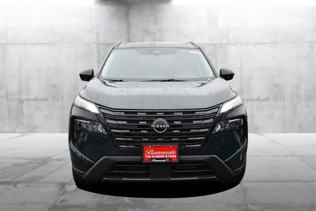 Nissan Rogue Vehicle Image 04