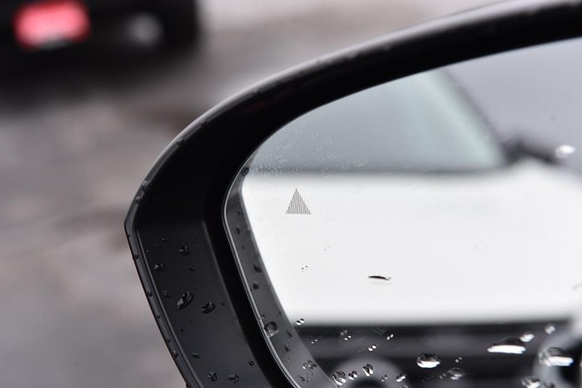 Nissan Rogue Vehicle Image 10