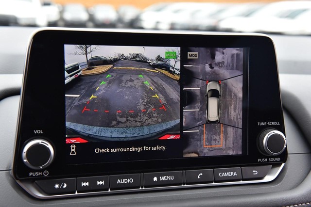 Nissan Rogue Vehicle Image 13