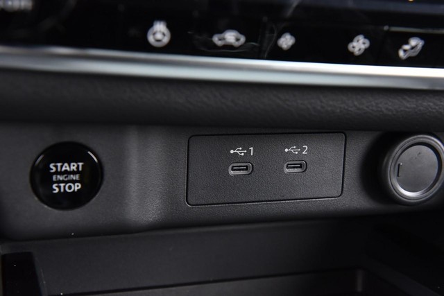 Nissan Rogue Vehicle Image 19