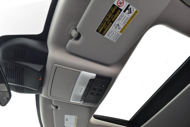 Nissan Rogue Vehicle Image 24