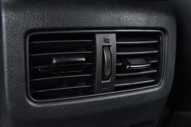 Nissan Rogue Vehicle Image 26