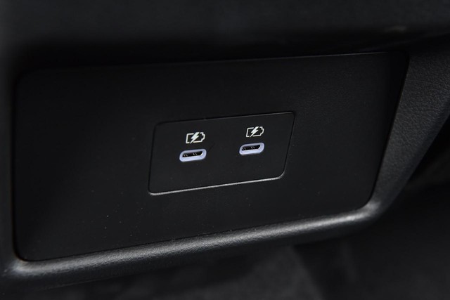 Nissan Rogue Vehicle Image 27