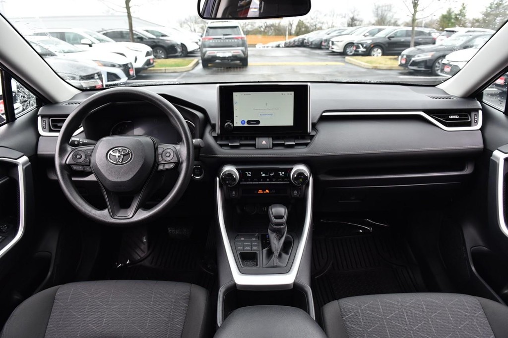 Toyota RAV4 Vehicle Image 08