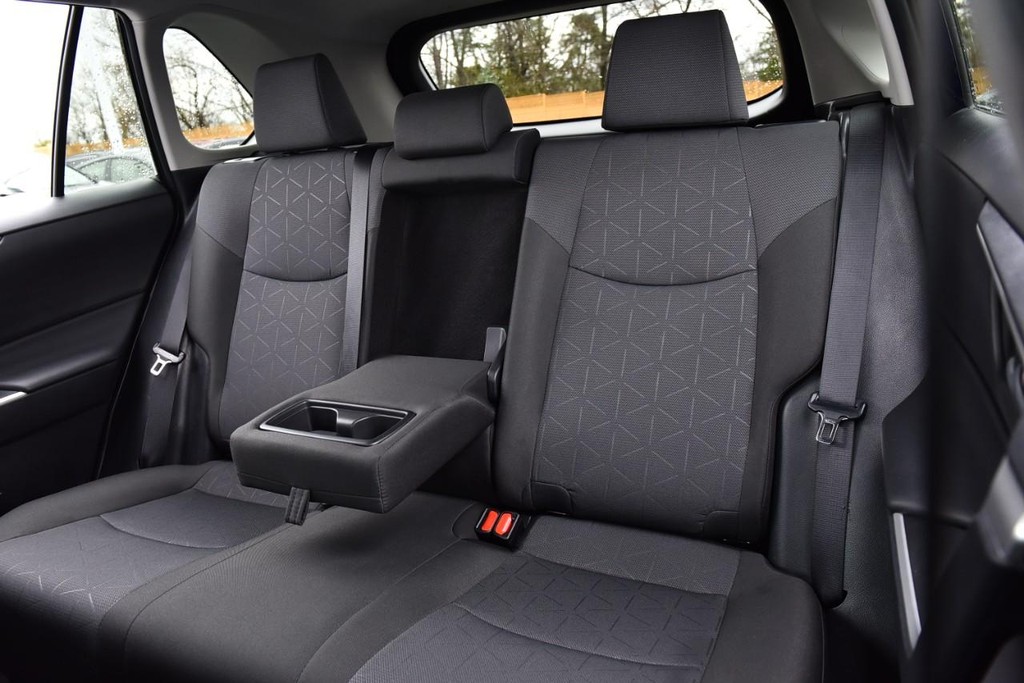 Toyota RAV4 Vehicle Image 20