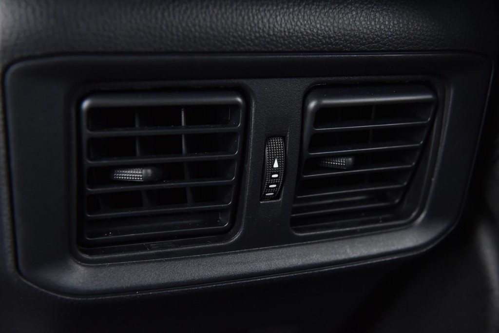 Toyota RAV4 Vehicle Image 21