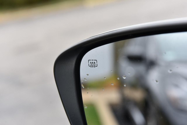 Nissan Murano Vehicle Image 12