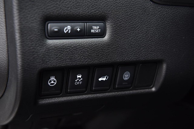 Nissan Murano Vehicle Image 13