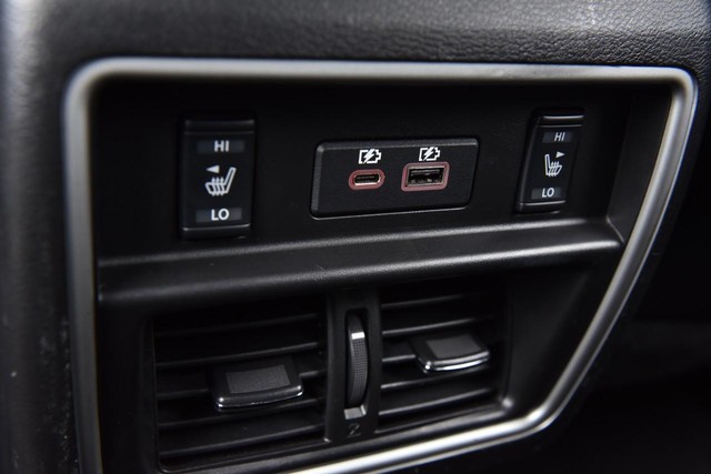 Nissan Murano Vehicle Image 28