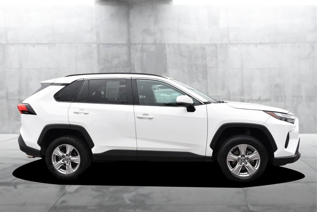 Toyota RAV4 Vehicle Image 05